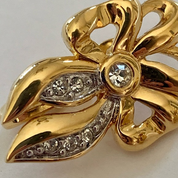 Vintage Nina Ricci bow tie earrings with crystal rhinestones clip on 1980s - Picture 9 of 9